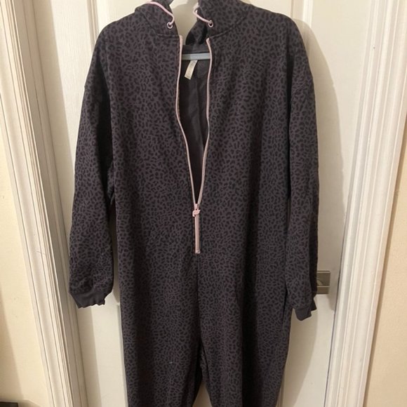 Plus Size Fabletics Sleep and Lounge Onesie - Picture 1 of 3